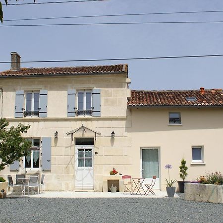 Le Gite Du Verger Saint-Bris-des-Bois Eksteriør billede